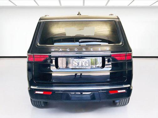 Diamond Black Crystal Pearlcoat 2025 Jeep Wagoneer 4x4