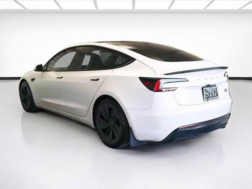 Pearl White Multi-Coat 2024 Tesla Model 3 Performance