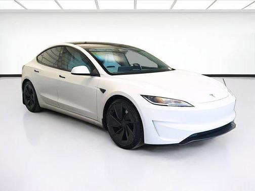 Pearl White Multi-Coat 2024 Tesla Model 3 Performance