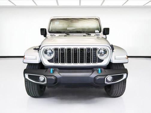 Silver Zynith Clearcoat 2024 Jeep Wrangler 4xe Sahara