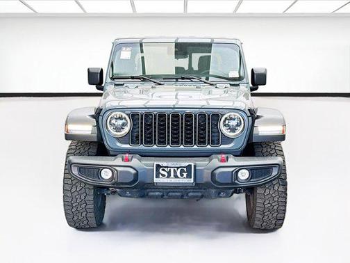 Anvil Clearcoat 2025 Jeep Gladiator Rubicon