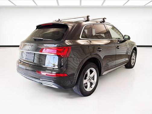 Mythos Black Metallic 2023 Audi Q5 40 Premium