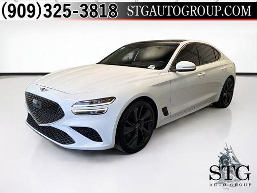 Uyuni White 2023 Genesis G70 2.0T RWD