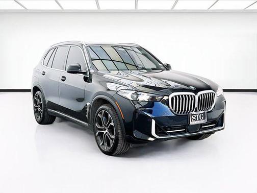 Black Sapphire Metallic 2024 BMW X5 sDrive40i