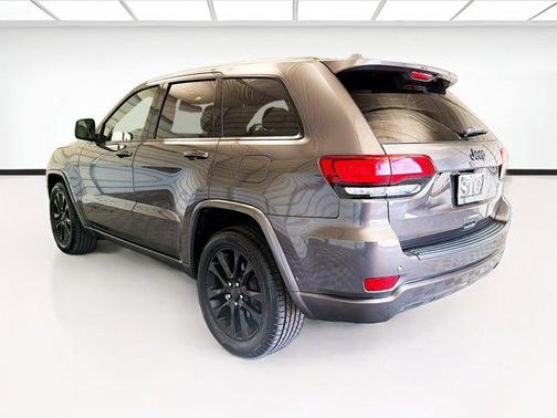 Granite Crystal Metallic Clearcoat 2021 Jeep Grand Cherokee Altitude