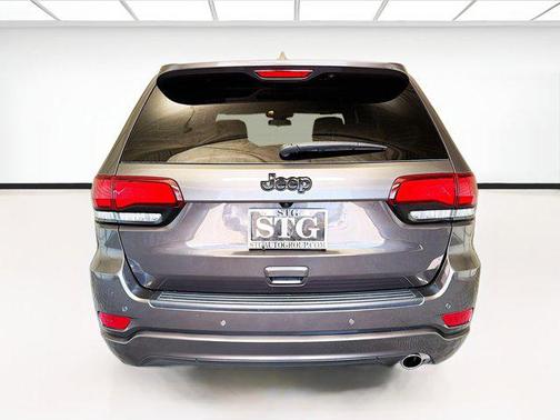 Granite Crystal Metallic Clearcoat 2021 Jeep Grand Cherokee Altitude