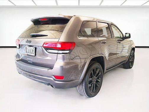 Granite Crystal Metallic Clearcoat 2021 Jeep Grand Cherokee Altitude