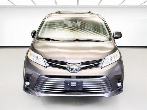 2019 Toyota Sienna XLE