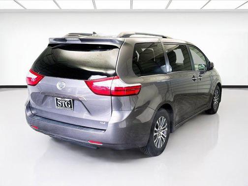 2019 Toyota Sienna XLE