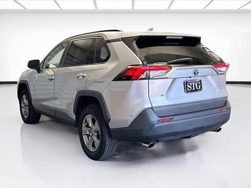 2022 Toyota RAV4 Hybrid XLE
