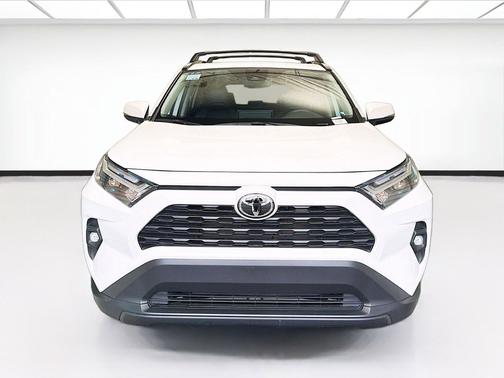 Pearl 2025 Toyota RAV4 XLE Premium