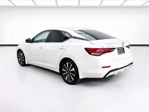 Aspen White TriCoat Pearl 2022 Nissan Sentra SV