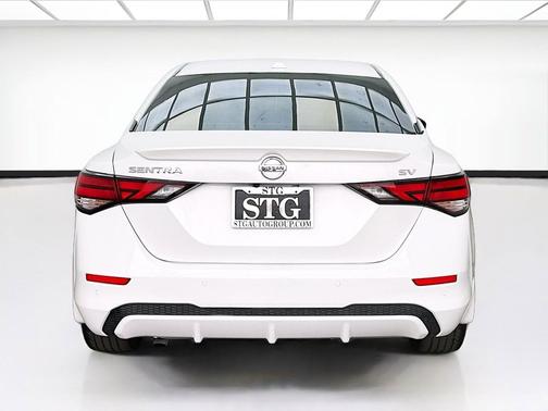 Aspen White TriCoat Pearl 2022 Nissan Sentra SV