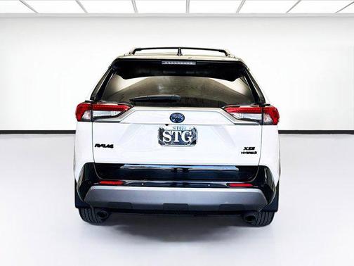 2021 Toyota RAV4 Hybrid SE