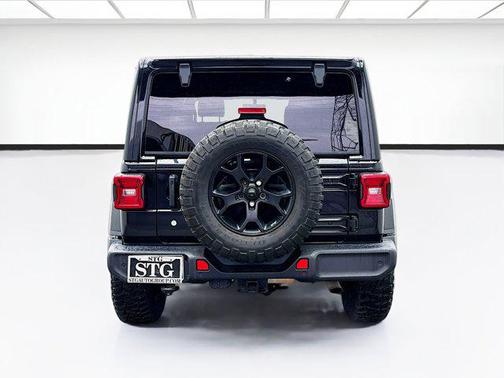 Black Clearcoat 2019 Jeep Wrangler Unlimited Moab 4x4