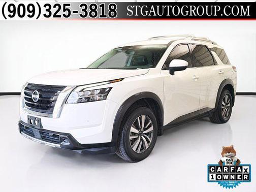 Pearl White Tricoat 2023 Nissan Pathfinder SL FWD