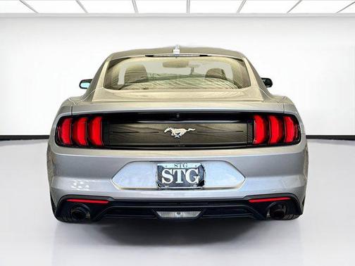 2022 Ford Mustang EcoBoost