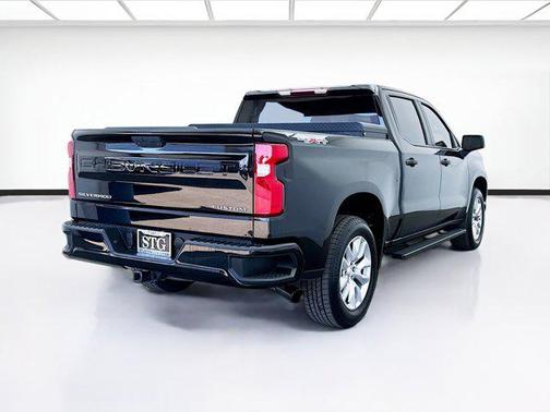 2022 Chevrolet Silverado 1500 Custom
