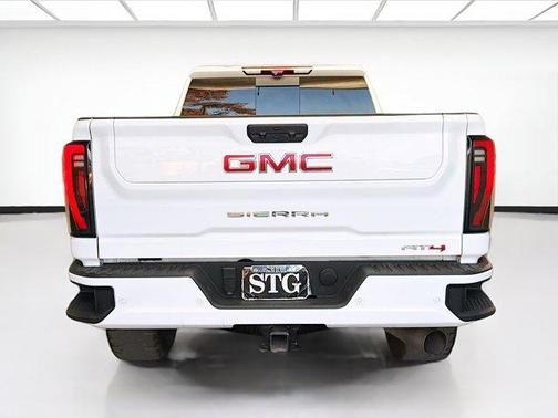 2024 GMC Sierra 2500 AT4