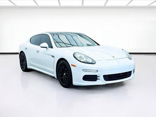 2016 Porsche Panamera Edition