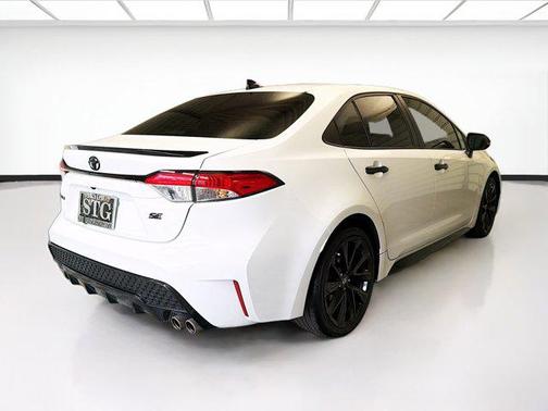 White 2022 Toyota Corolla SE