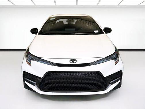 White 2022 Toyota Corolla SE