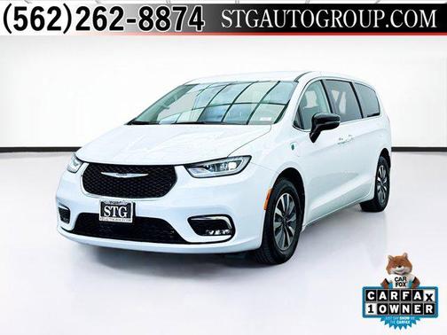 2024 Chrysler Pacifica Hybrid Select