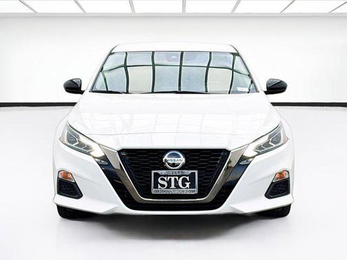 2022 Nissan Altima SR FWD