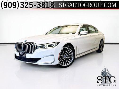 2022 BMW 740 i
