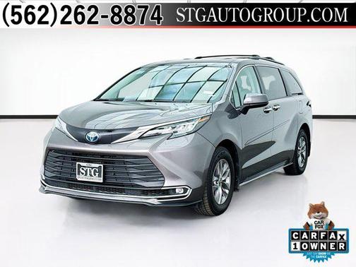 2022 Toyota Sienna XLE 8 Passenger