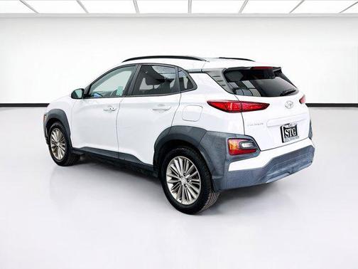 Chalk White 2018 Hyundai KONA SEL