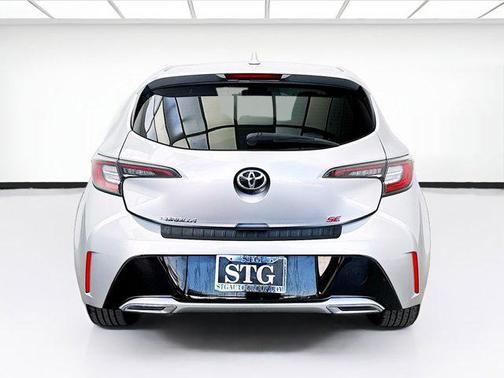 Classic Silver Metallic 2019 Toyota Corolla SE