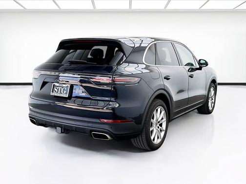 Moonlight Blue Metallic 2020 Porsche Cayenne Cayenne