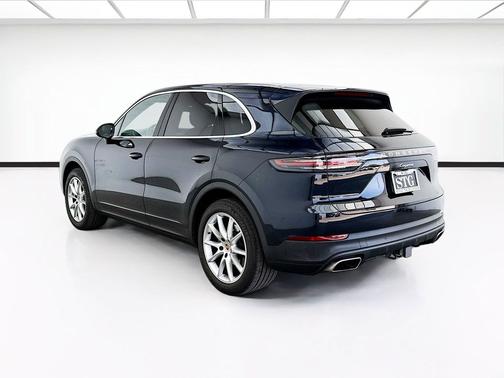 Moonlight Blue Metallic 2020 Porsche Cayenne Cayenne