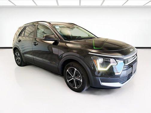 Aurora Black 2024 Kia Niro EX