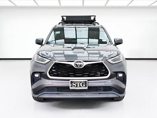 2021 Toyota Highlander LE