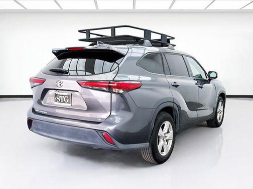 2021 Toyota Highlander LE