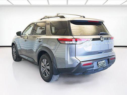 2022 Nissan Pathfinder SV 2WD