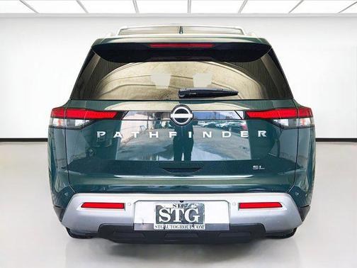 2022 Nissan Pathfinder SL 2WD