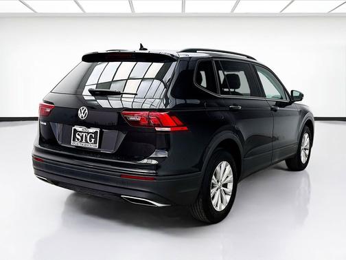 Deep Black Pearl 2020 Volkswagen Tiguan 2.0T S