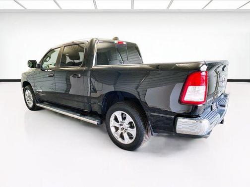 Diamond Black Crystal Pearlcoat 2022 RAM 1500 Big Horn/Lone Star