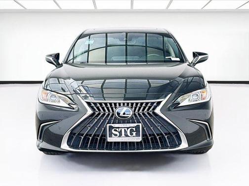 Caviar 2025 Lexus ES 300h Premium