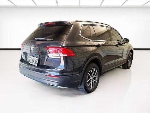 Deep Black 2019 Volkswagen Tiguan 2.0T SE