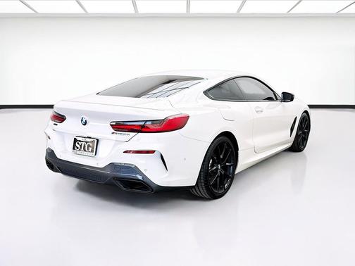 Alpine White 2022 BMW M850 xDrive