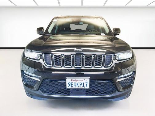 Diamond Black Crystal Pearlcoat 2023 Jeep Grand Cherokee Limited