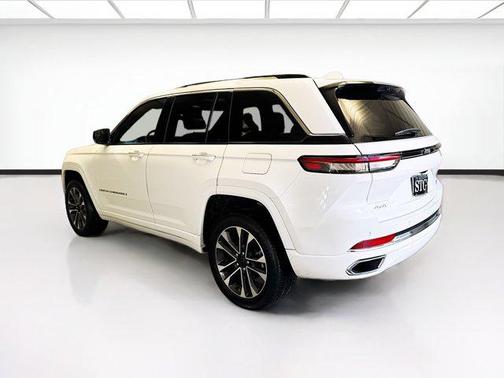 2022 Jeep Grand Cherokee Overland