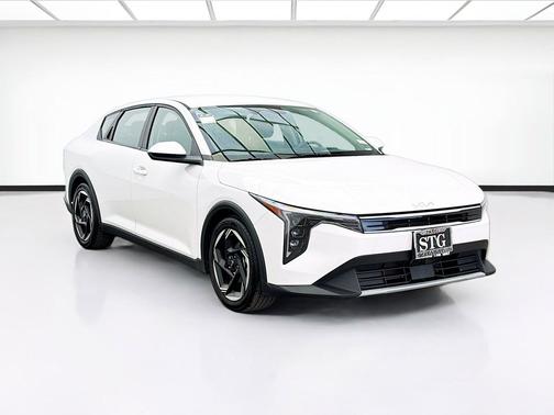 Snow White Pearl 2025 Kia K4 EX