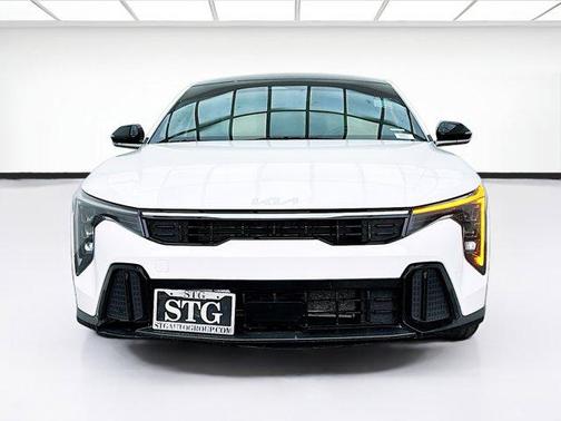 Snow White Pearl 2025 Kia K4 GT-Line