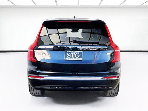 Onyx Black Metallic 2024 Volvo XC90 Recharge Plug-In Hybrid T8 Plus Bright Theme 7-Seater