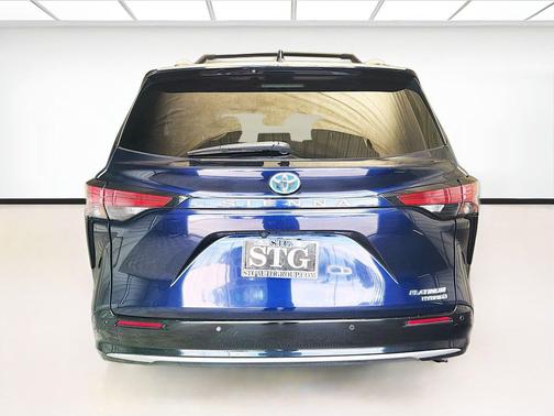 Blueprint 2022 Toyota Sienna Platinum